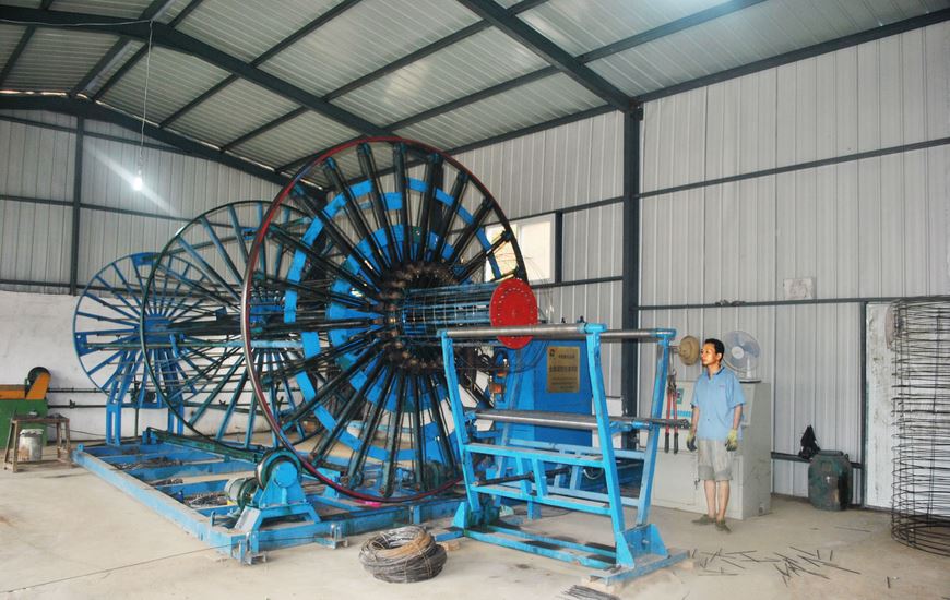 排水管全自動(dòng)滾焊機(jī)實(shí)際操作間